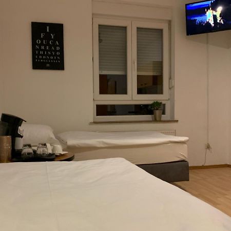 City Studio Am Hauptbahnhof Apartment Heilbronn Exterior foto